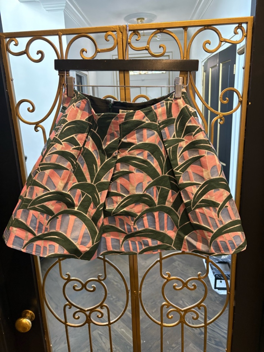 Kenzo Paris Pink & Dark Green Patterned  palm tree size 38 Skirt pleats pockets